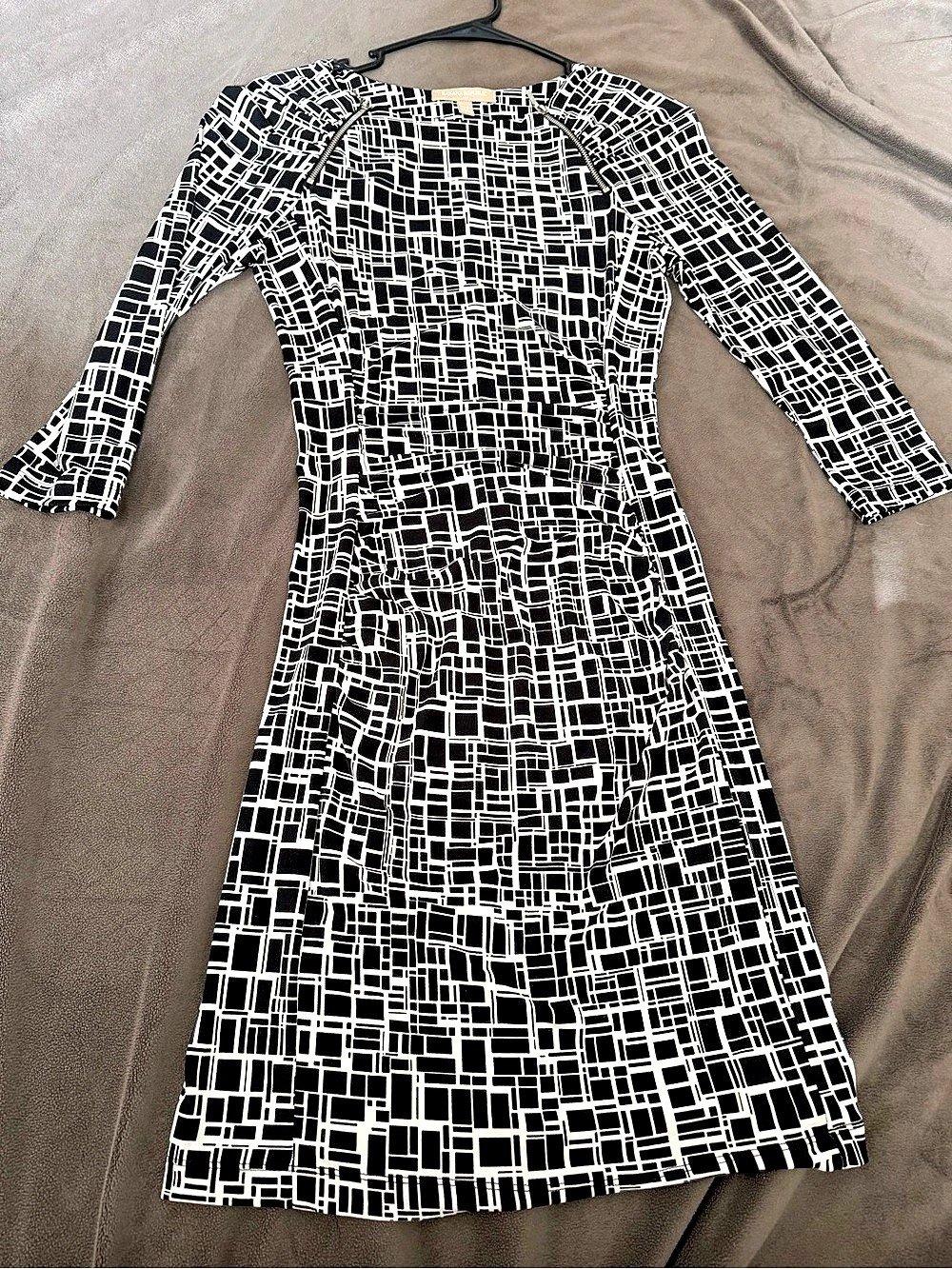 Banana Republic Geometric Midi Dress in Black & White Size XS